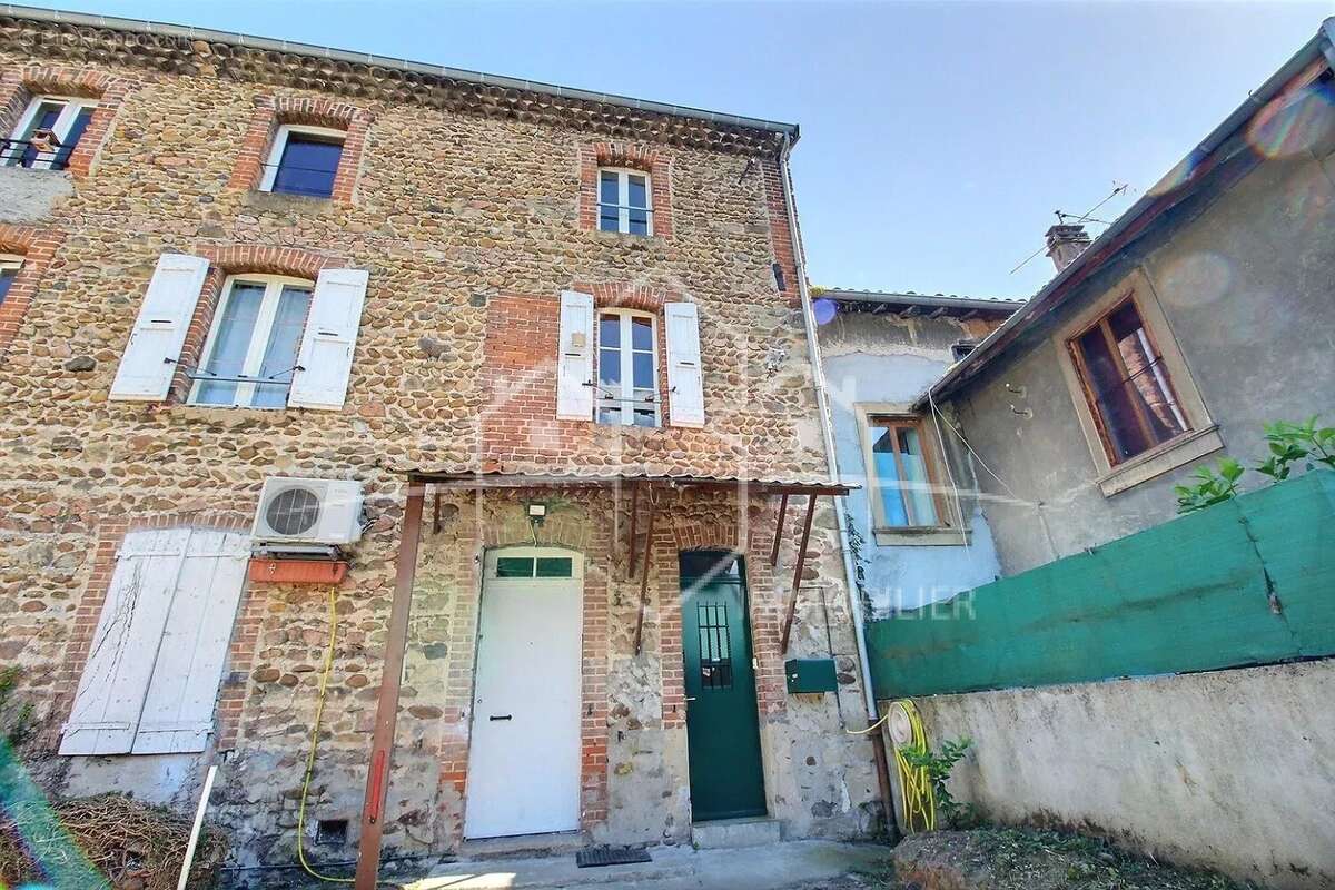 Maison à SAINT-UZE