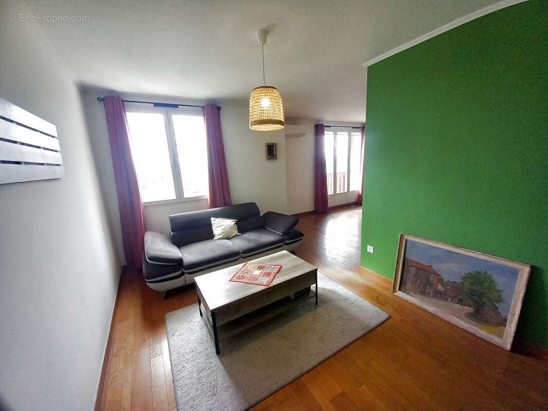 Appartement à FUMEL