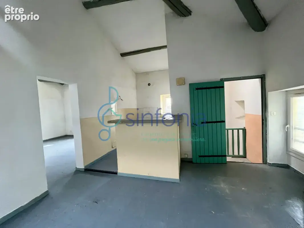 Vente appartement dernier étage T5 de 110 m2 : 3 chambres, 2 pièces de vie lumineuses et de beaux volumes. Ba - photo 2