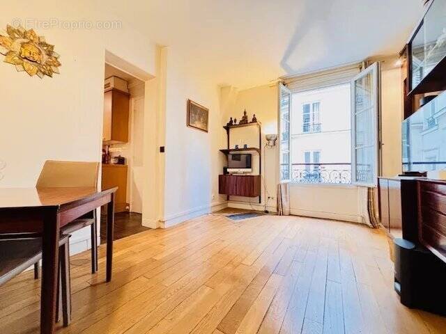 Appartement à PARIS-7E