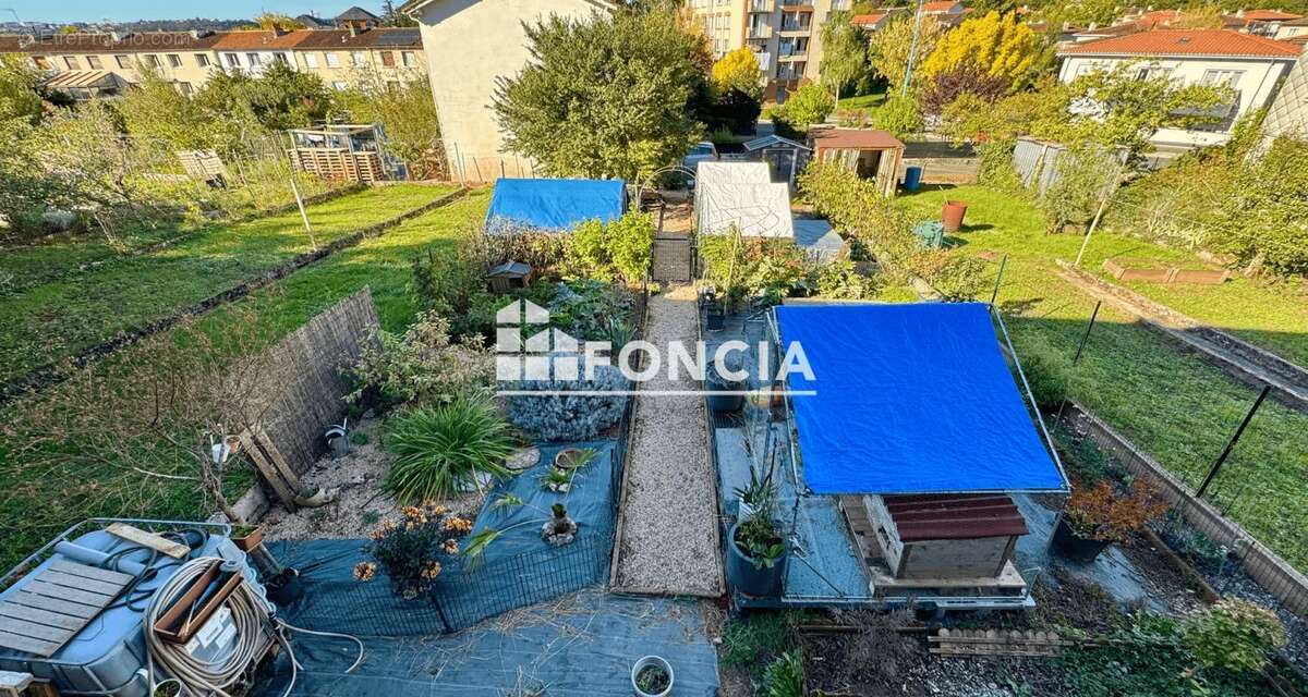 Maison à ONET-LE-CHATEAU