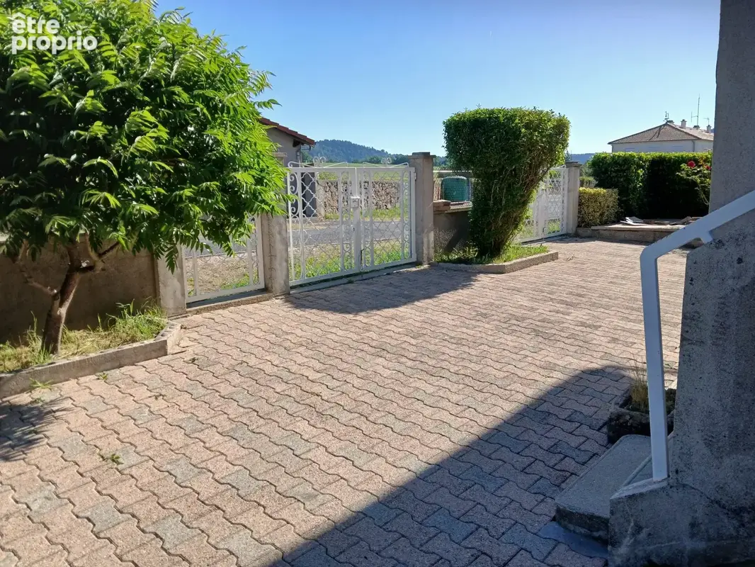 Maison 4 pièces 72 m² à vendre à Retournac (43130) - photo 2