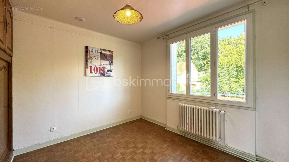 Maison à MONTREUIL-AUX-LIONS