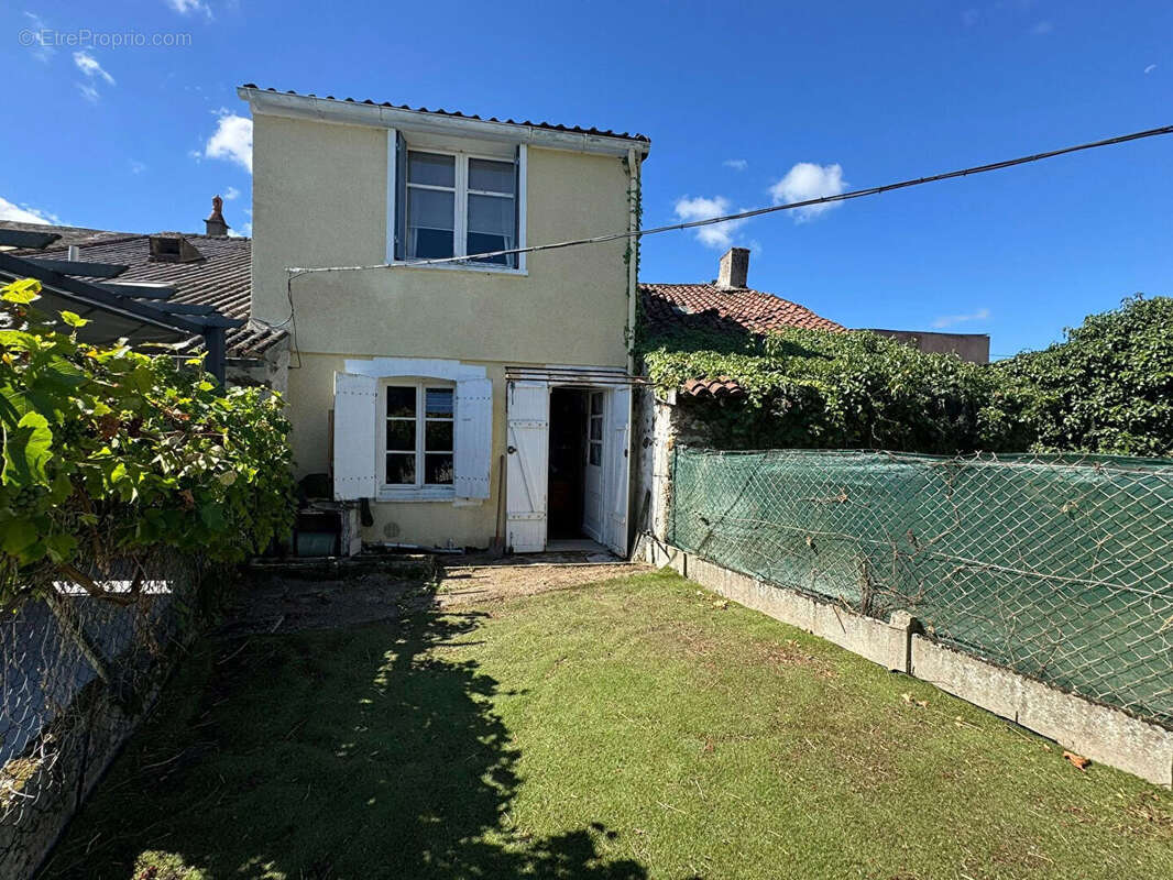 HAUTE VIENNE -Belle maison présentée avec gîte et piscine. - photo 3