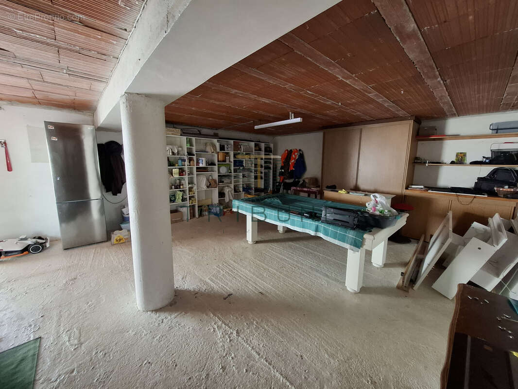 Maison T4 avec sous sol, jardin et garage à camping car - photo 17