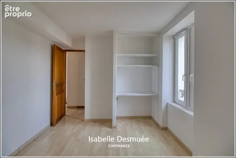 Maison familiale 4 chambres avec cour et stationnement – Proche gare – Tullins - photo 8