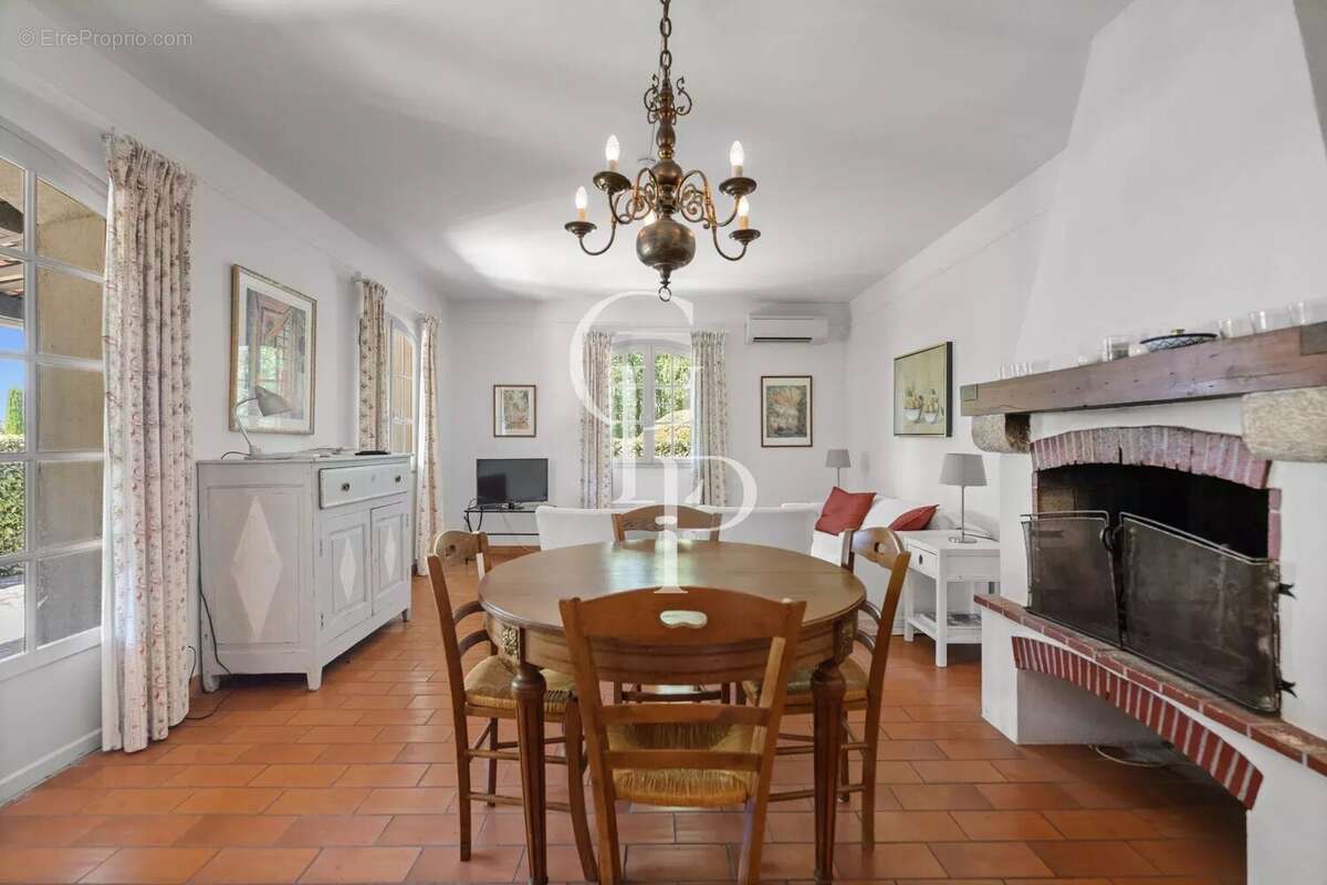 Maison à PEYMEINADE