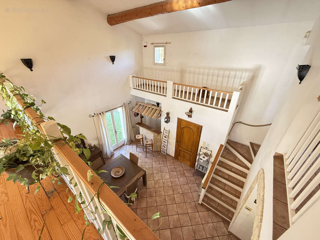 Maison à MEYRARGUES