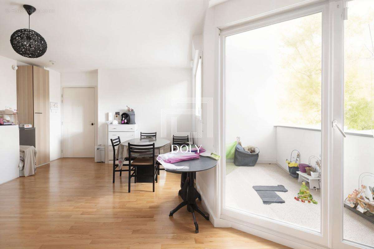 Appartement à PARIS-19E