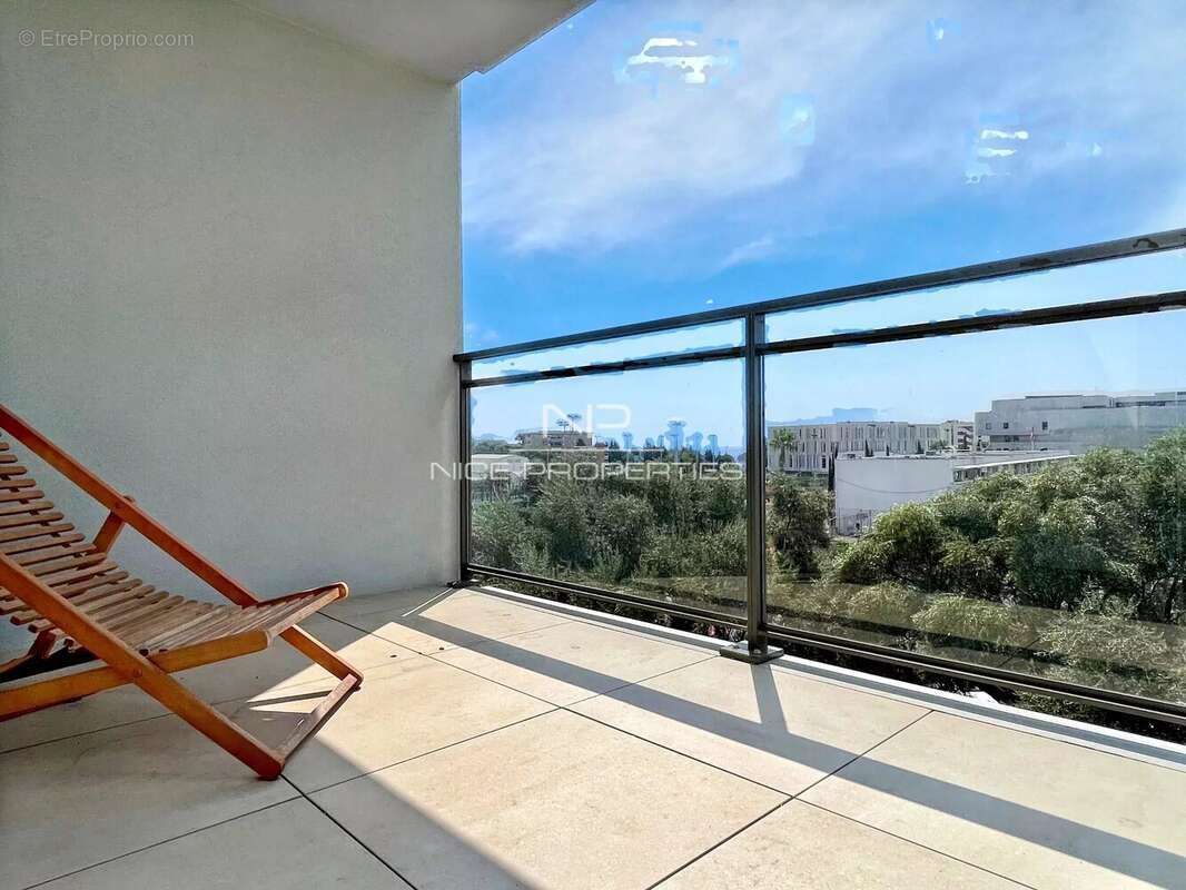 Vue mer panoramique pour ce superbe appartement lumineux 4 pièces à Antibes - photo 13