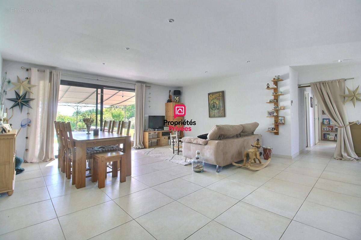 Maison 127 m² avec 4 chambres + piscine à Vacquières - photo 4