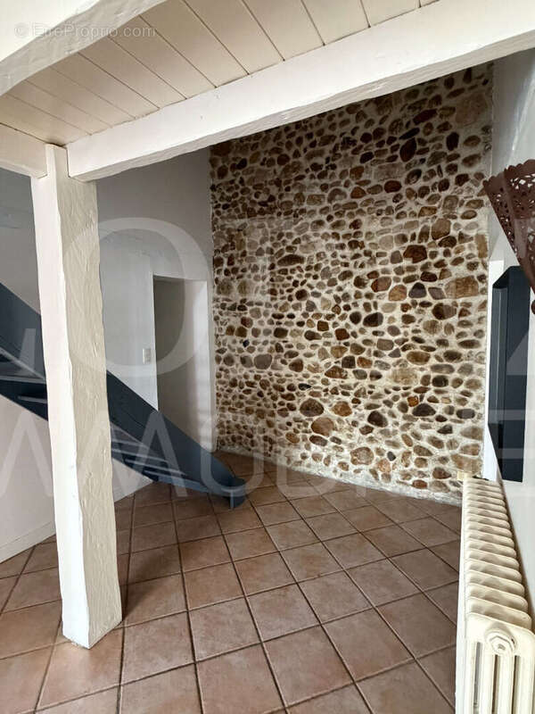 Maison à LABRUGUIERE