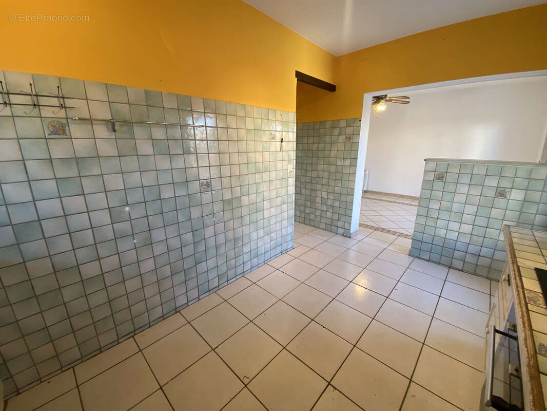 Maison à SAINT-LAURENT-DE-LA-SALANQUE