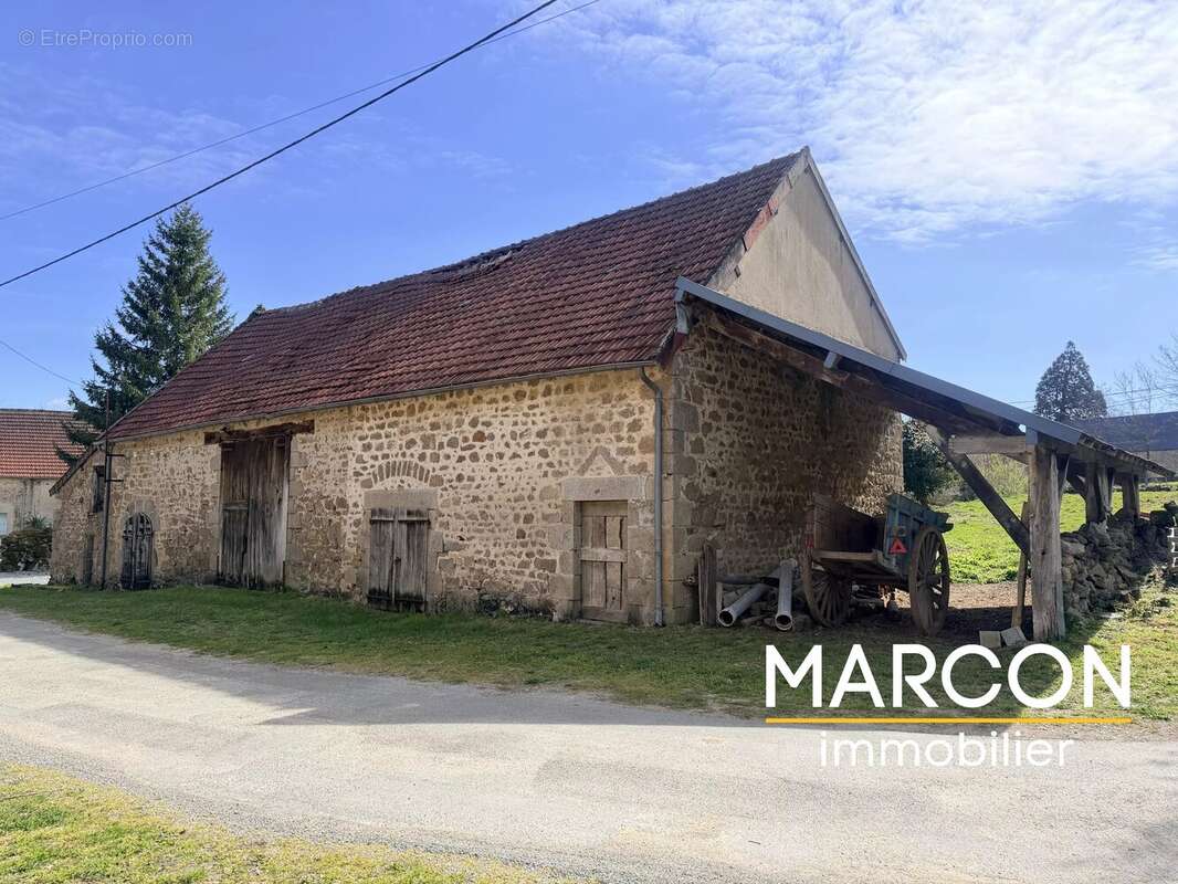 Maison à SAINTE-FEYRE