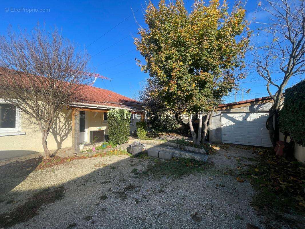 Maison à CHATEAUNEUF-SUR-ISERE