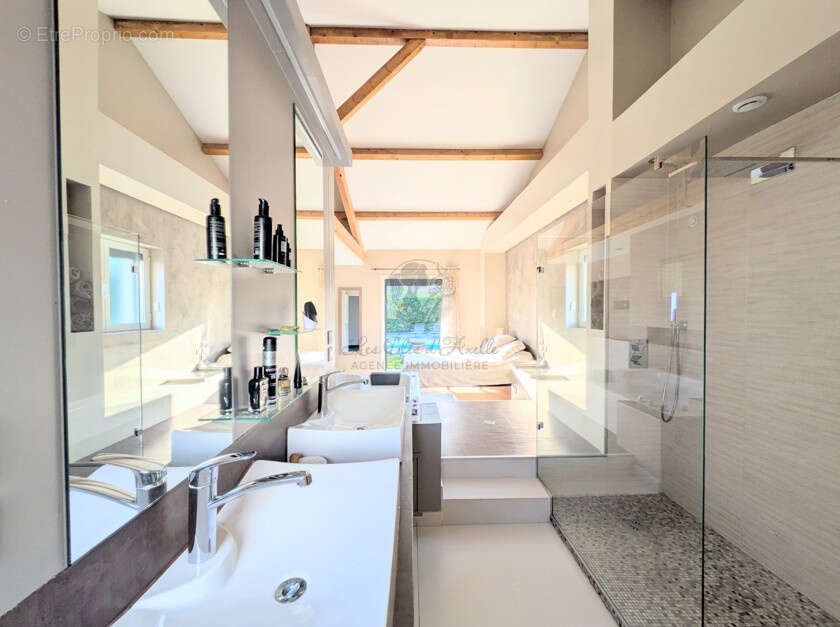 Maison à GREZIEU-LA-VARENNE