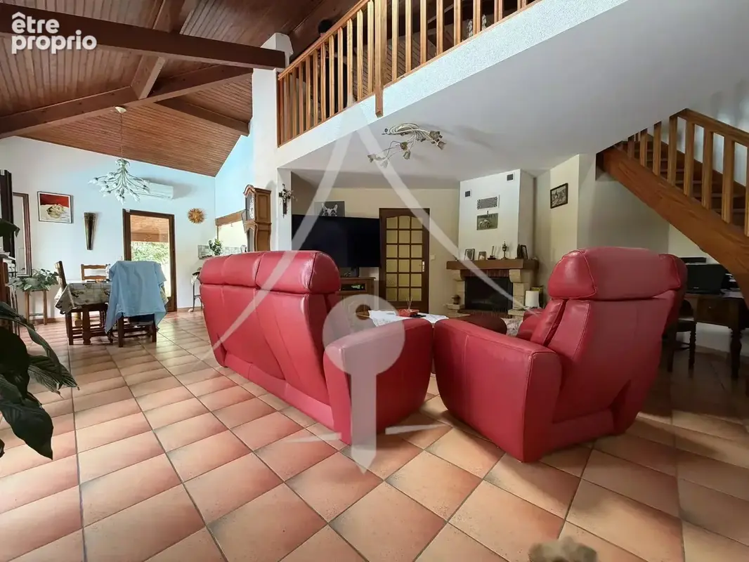Maison traditionnelle et familiale de type 6 avec piscine et garage - Le Fauga - photo 3