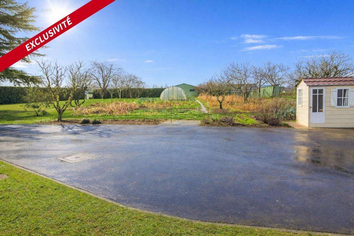 Maison à SAVIGNE-L'EVEQUE