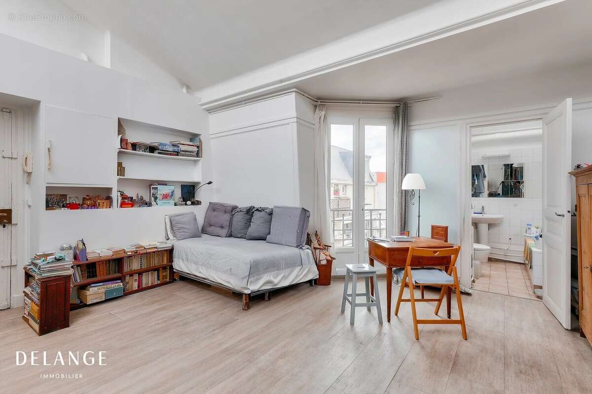 Appartement à PARIS-14E