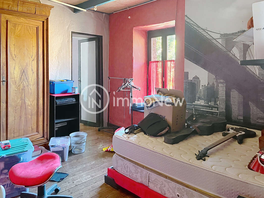 Maison en pierre 110 m2   Terrain 1 025 m2   SAINT-MICHEL-DES-LOUPS (50610) - photo 7