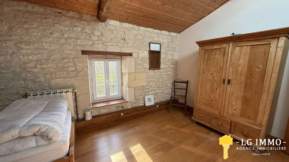 Maison à MORTAGNE-SUR-GIRONDE
