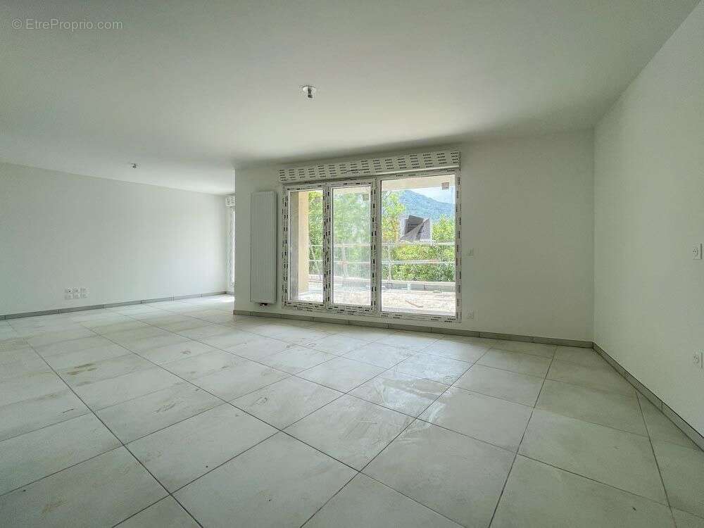 Appartement à COGNIN