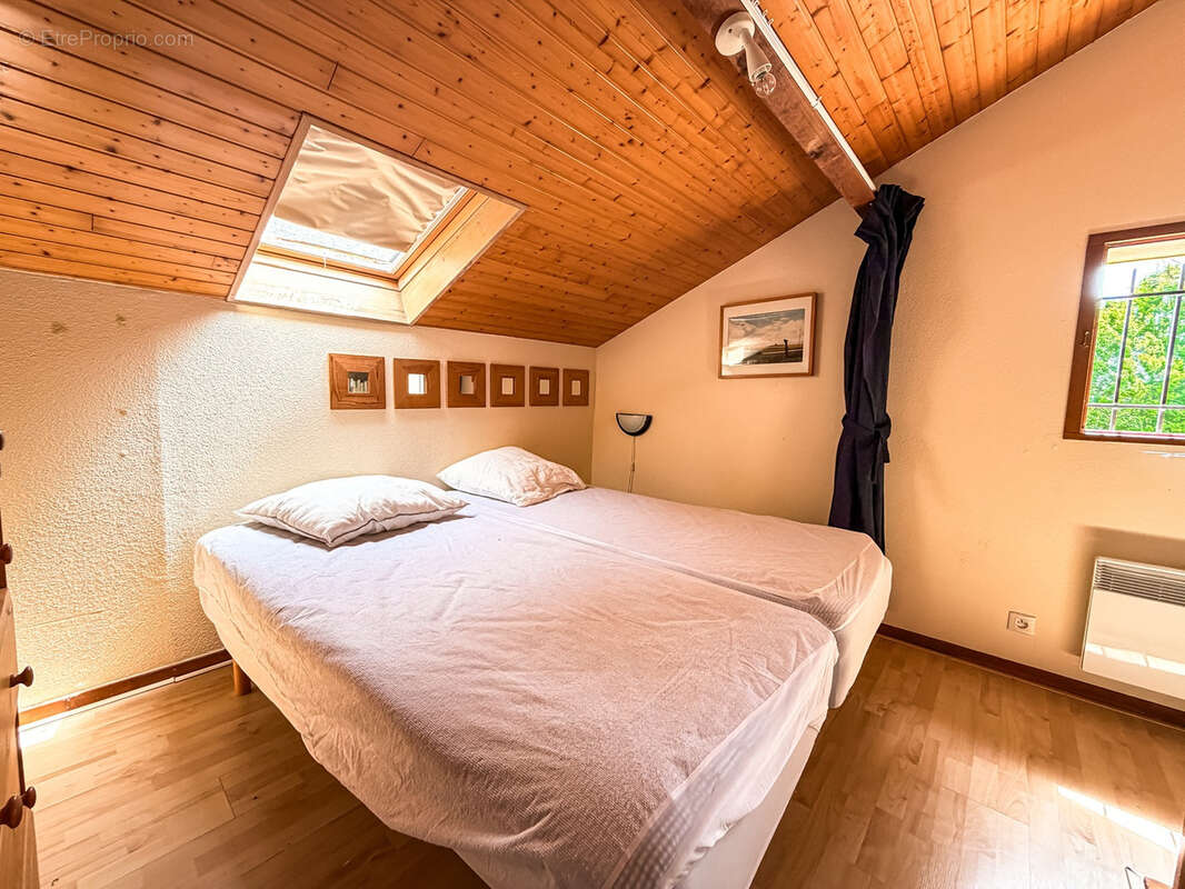 Maison à SAINT-JULIEN-EN-BORN