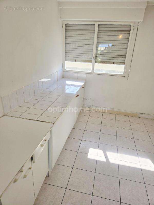 Appartement 3 pièces - 59m2 - avec balcon - 128 000 € FAI - photo 4