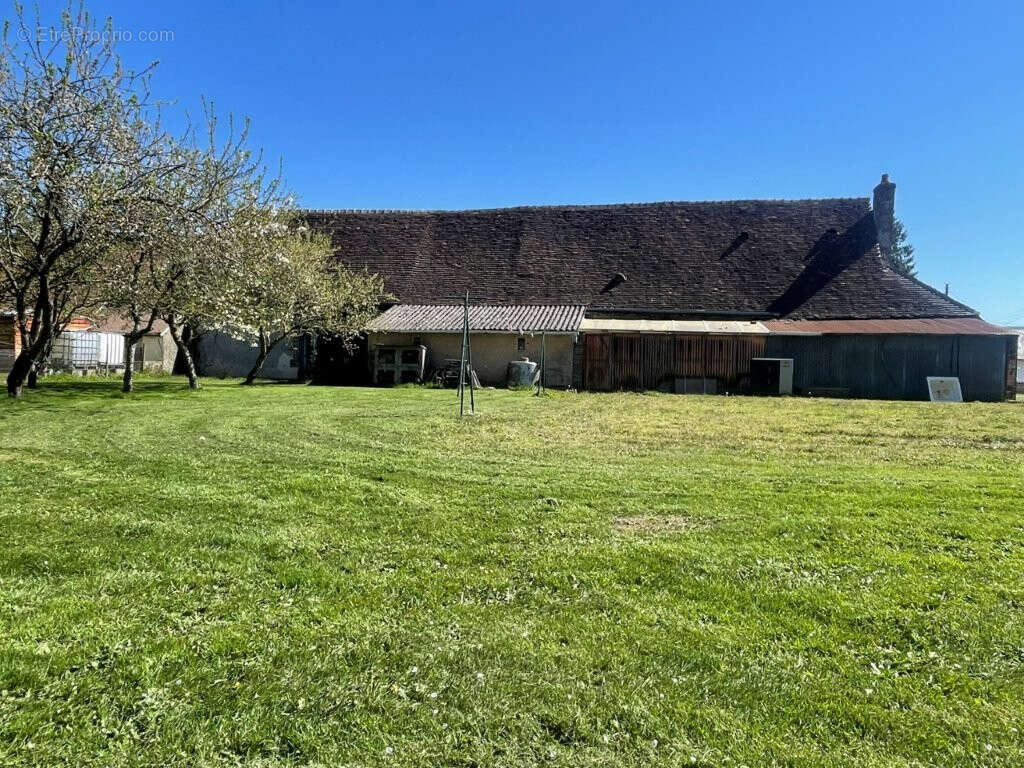 Maison à LA BAZOCHE-GOUET