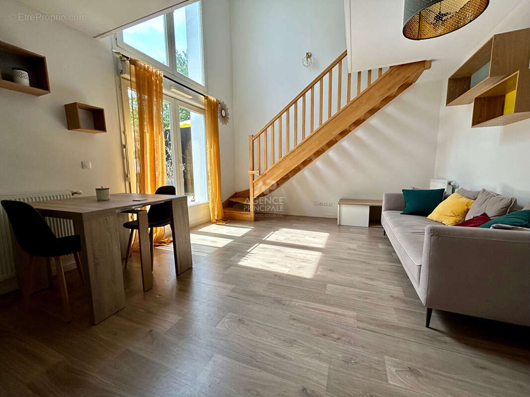 Appartement Poissy 4 pièce(s) 75.80 m2 - photo 3
