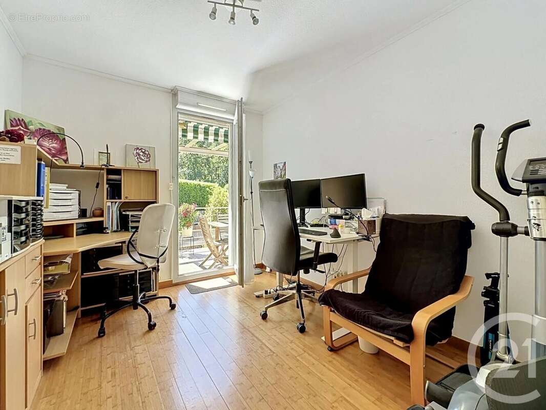 Appartement à MOUGINS
