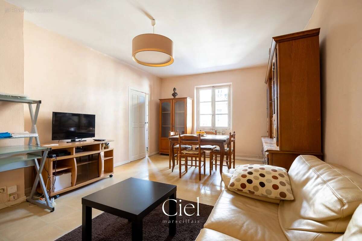 Appartement à MARSEILLE-6E