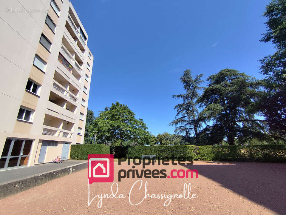 Appartement T3 - Grand balcon - 2 chambres - 64m2 - photo 11