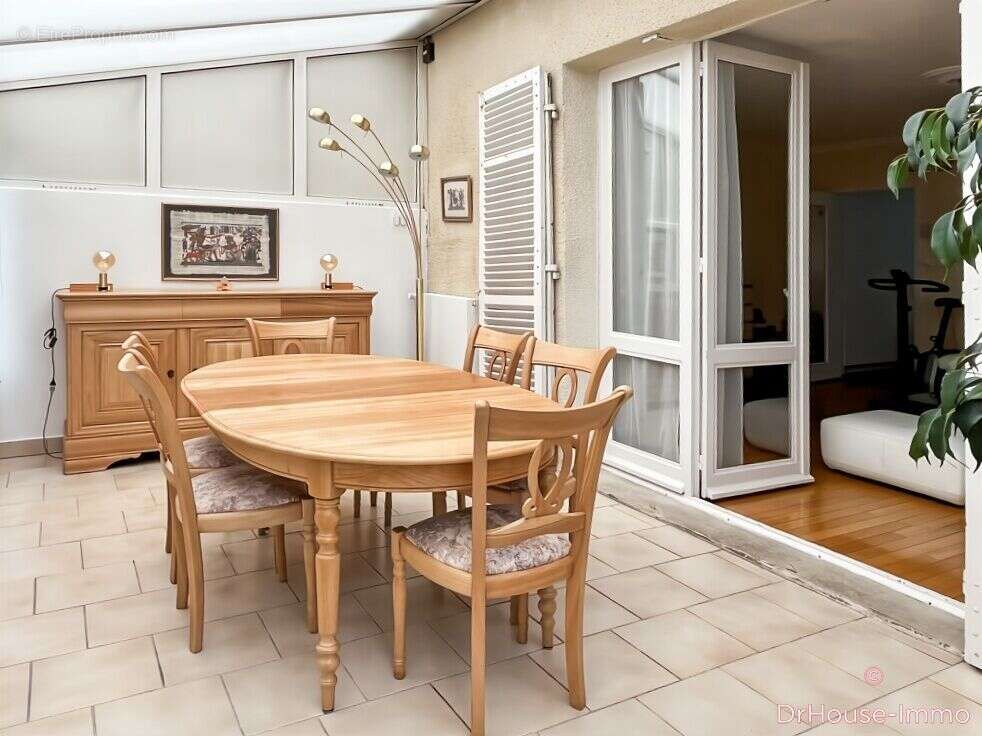 Maison à SAINT-JULIEN-LES-VILLAS