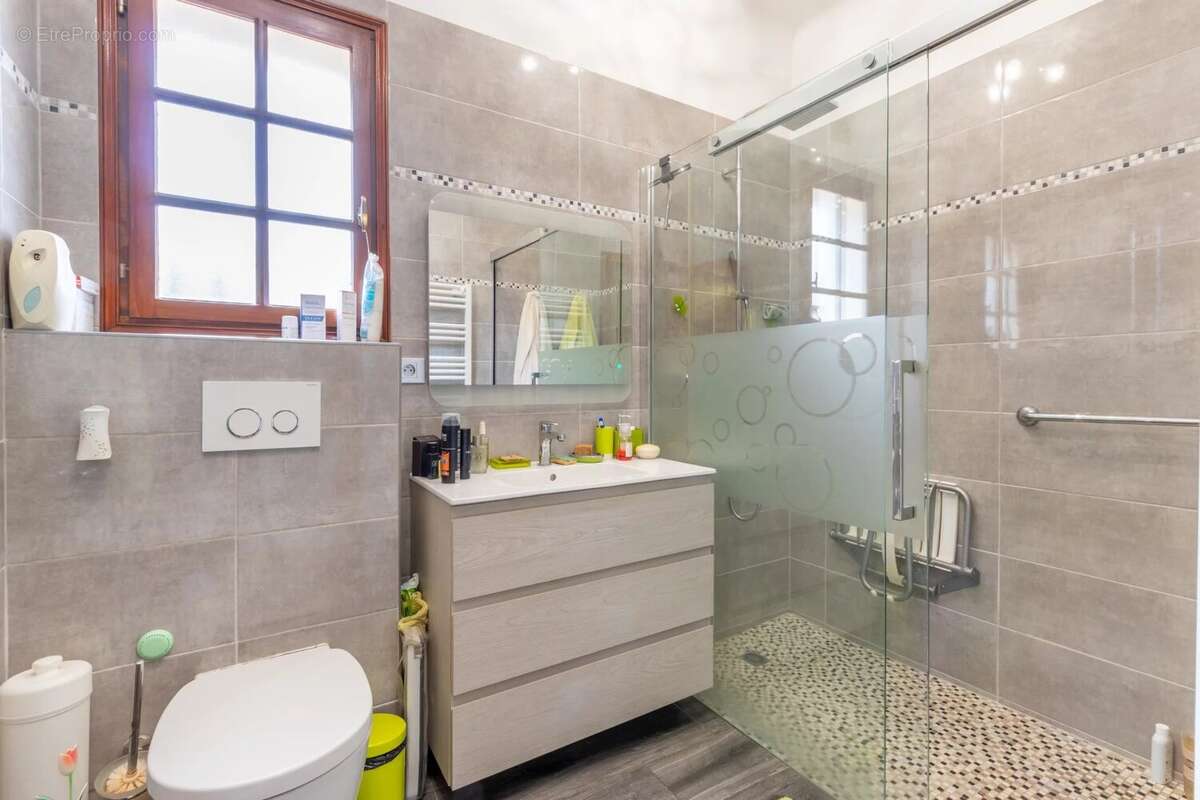 Maison à ROQUEBRUNE-SUR-ARGENS