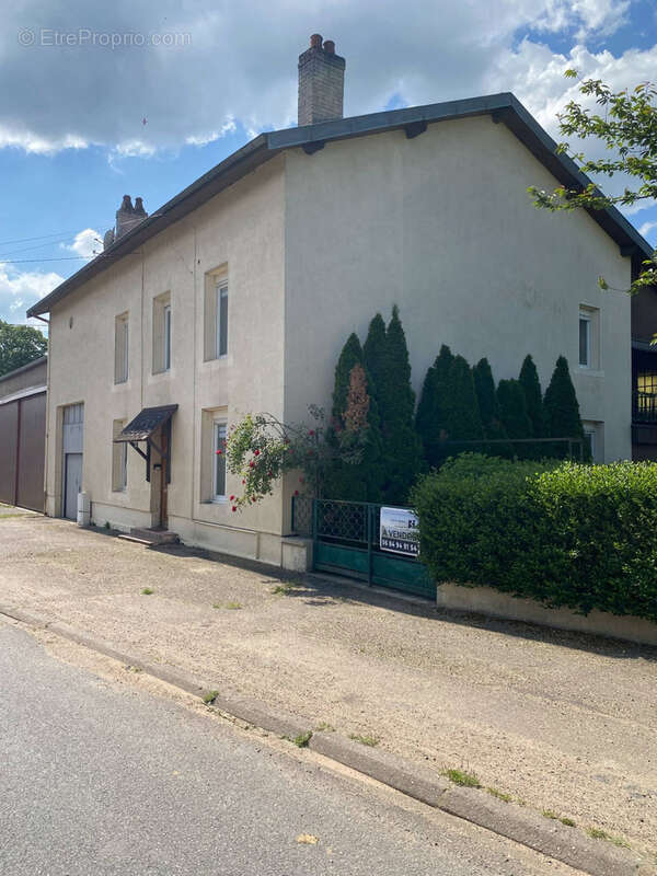 Maison à DOMEVRE-SUR-VEZOUZE