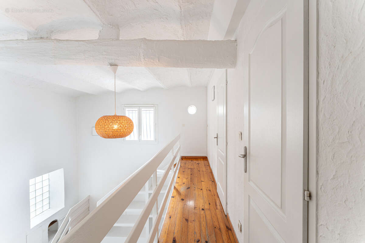 Appartement à MARSEILLE-4E