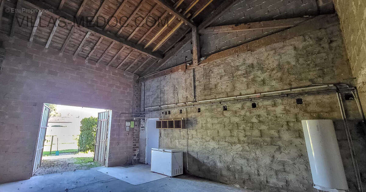 Autre à VENDAYS-MONTALIVET