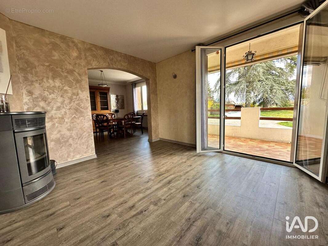 Maison 154 m² à Rives  - photo 7