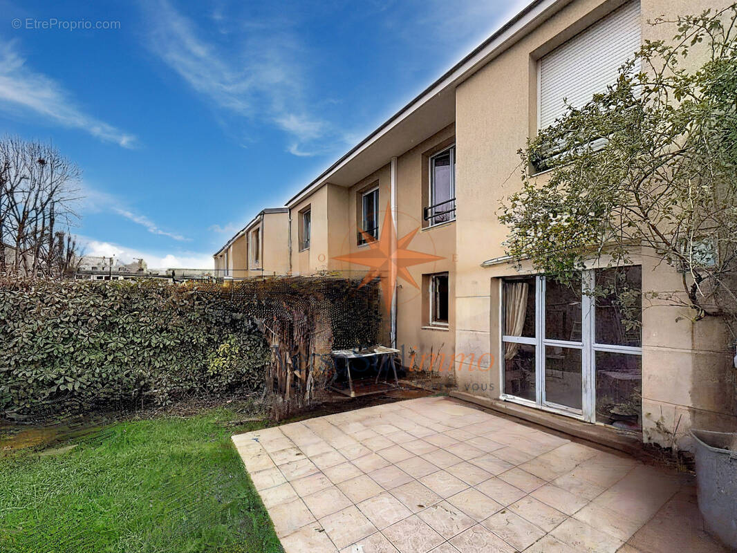 Maison à CHAMPS-SUR-MARNE