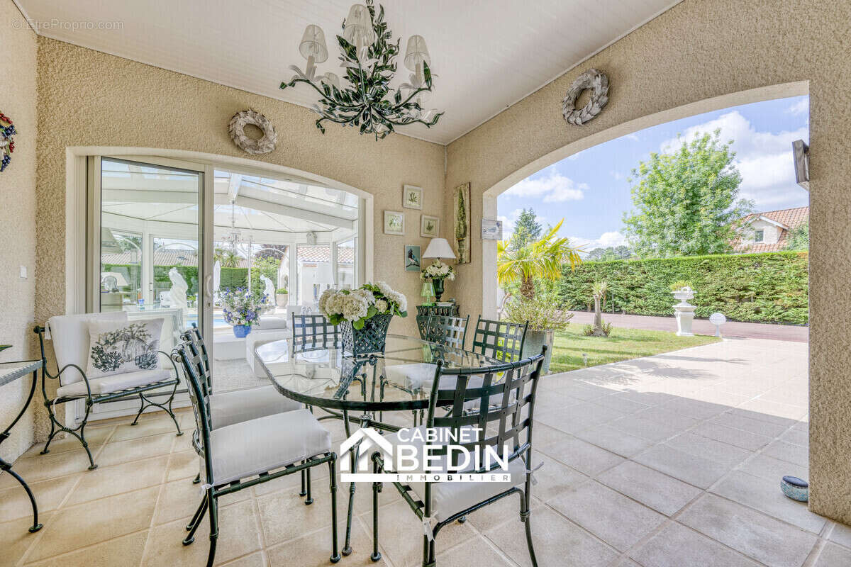 Maison 195 m² à Pessac  - photo 4