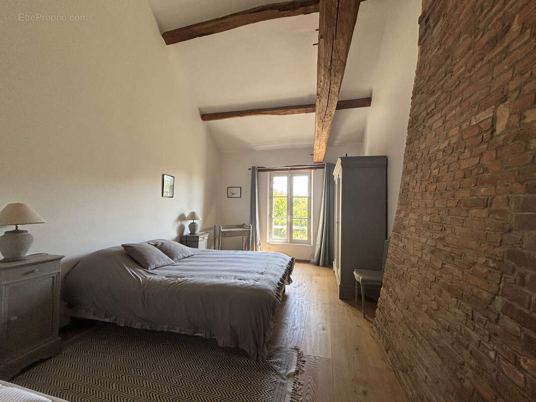 Maison à MONTREUIL-SUR-EPTE