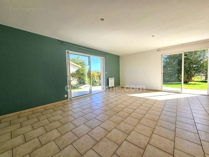 Maison à RUELLE-SUR-TOUVRE