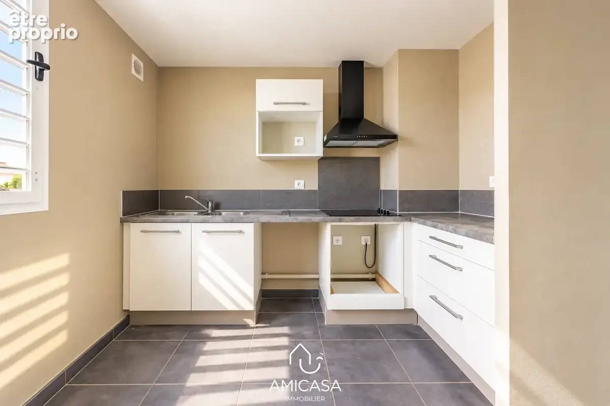 Saint leu (front de mer) -  appartement t3 avec 2 places de parking - photo 3