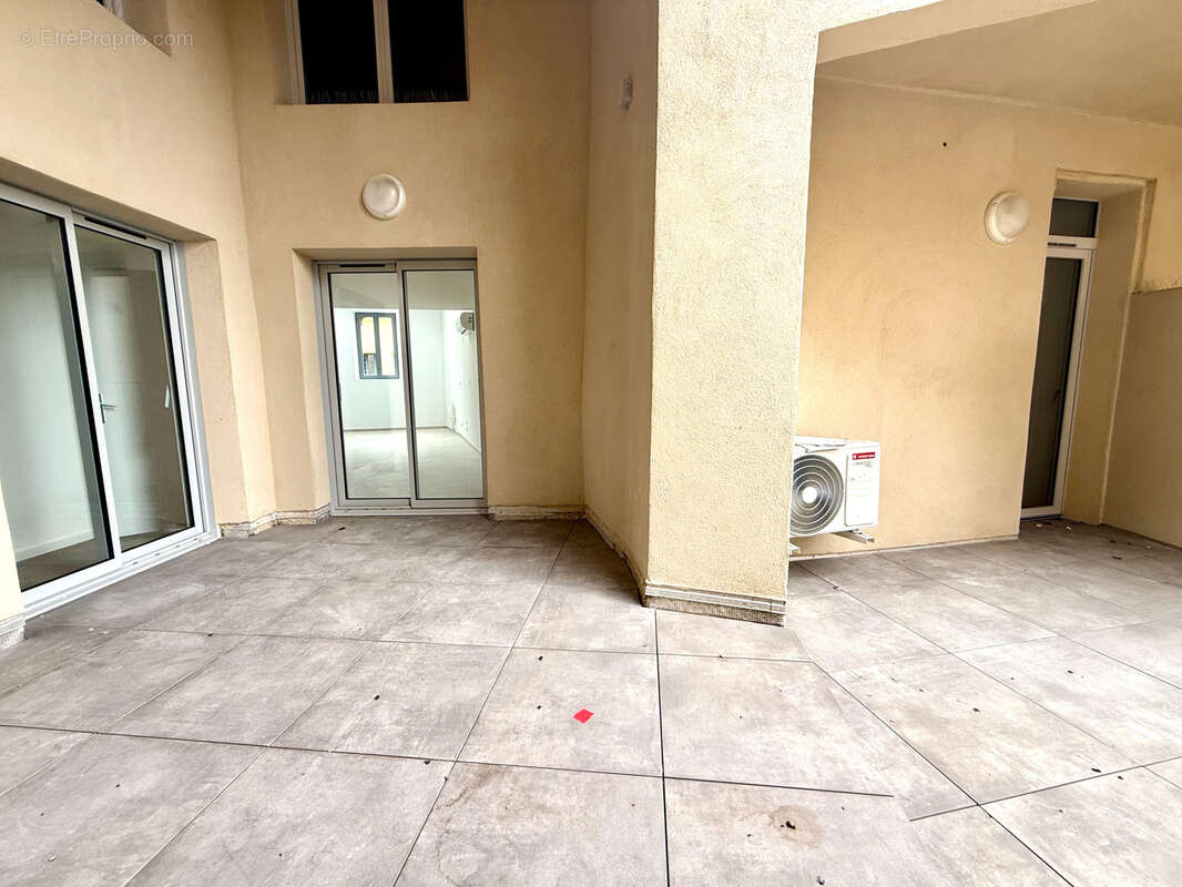 Appartement à SUZE-LA-ROUSSE