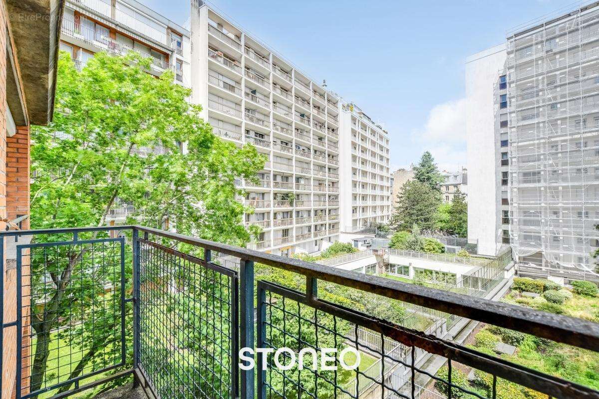 Appartement à PARIS-14E