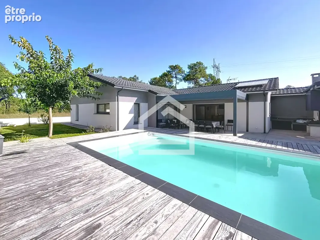 LE PIAN-MÉDOC - Maison contemporaine de 6 pièces - 175 m2 environ - Terrain paysager de 3 200m2 - photo 2