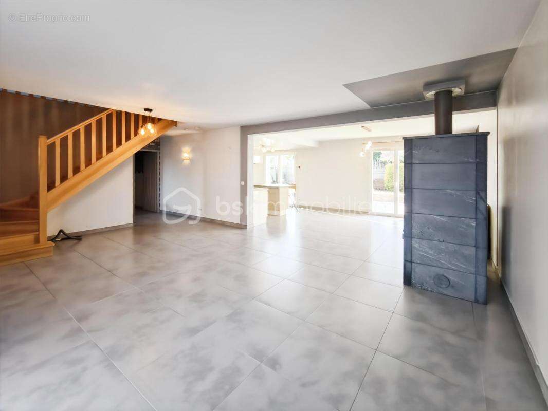 Maison à VEMARS