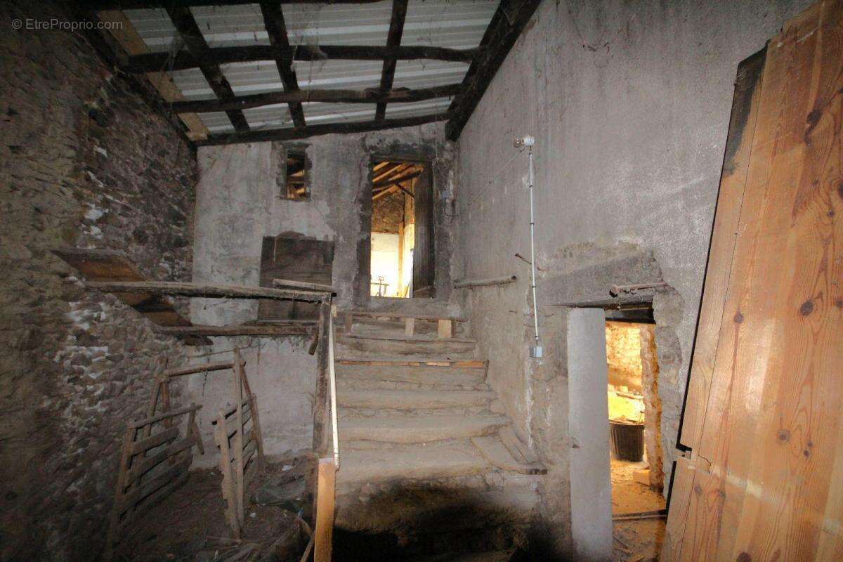 Maison à LA SALVETAT-PEYRALES