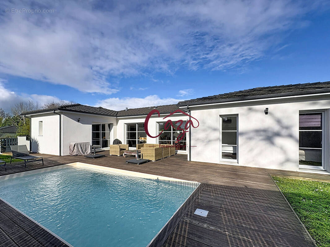 Maison à FARGUES-SAINT-HILAIRE